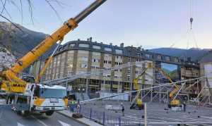 Mauco aixeca la carpa gegant de la Fira d’Andorra la Vella